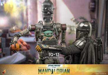 Star Wars: The Mandalorian - IG-12 With Accessories Set